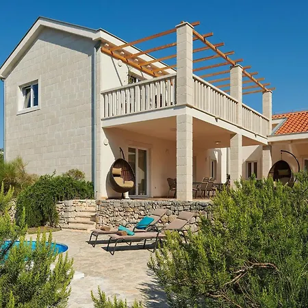 3 Mala Tatil Evi Rudina